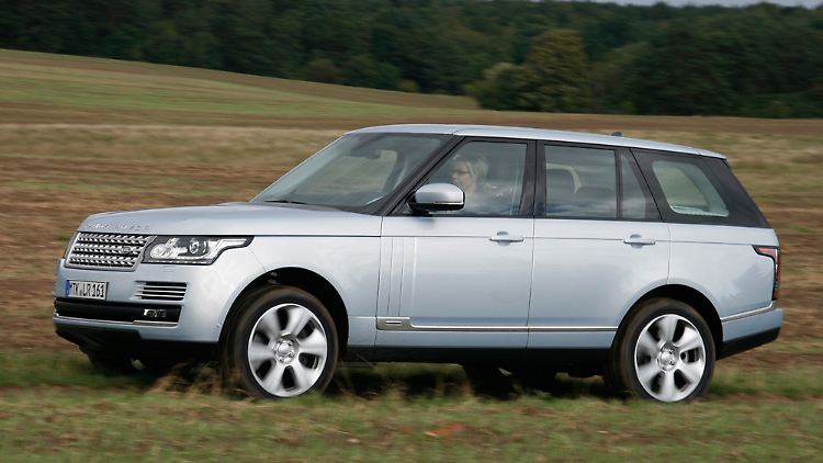 Im Range Rover Hybrid kann man noblen Limousinen-Komfort auch jenseits der Straße genießen.