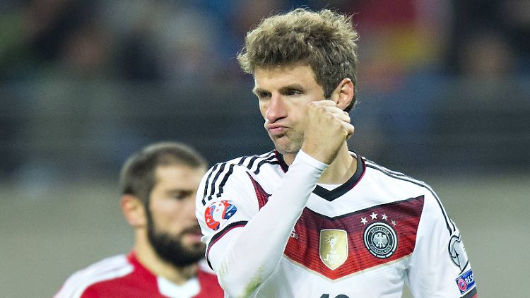Rechter Haken, gute Beinarbeit und K.o.: So etwa stellt sich Joachim Löw das Spiel seiner Weltmeister vor.