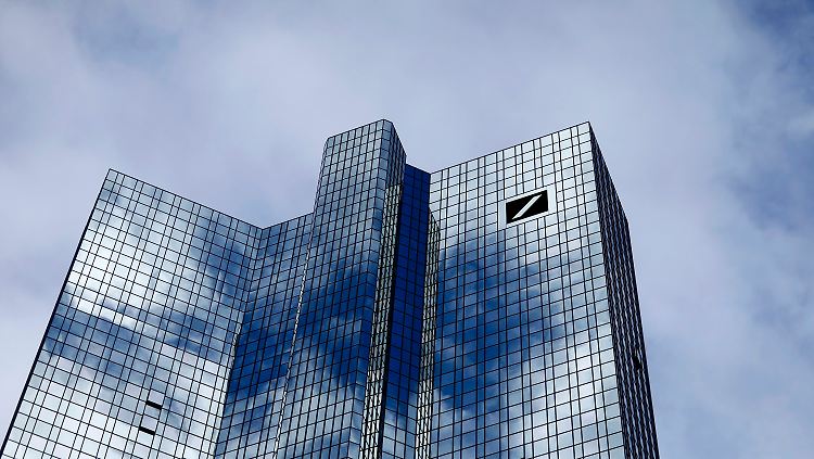 Die Deutsche Bank braucht dringend Geld.
