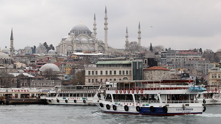 Blick über Istanbul. Die Lira gerät nach den Anschlägen unter Druck.