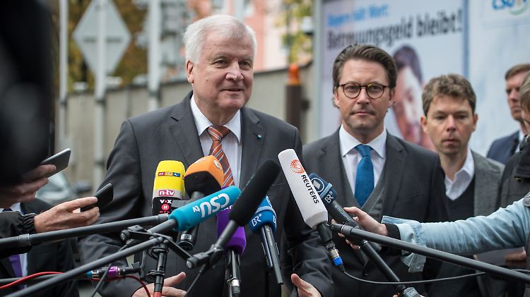 CSU-Chef Horst Seehofer muss die SPD noch von Transitzonen überzeugen.