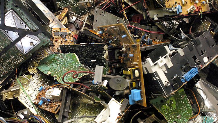 Viele Bauteile und Rohstoffe sind viel zu schade für die Müllverbrennung.