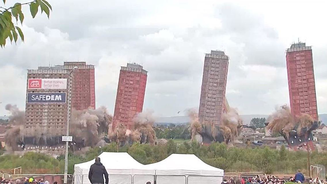 Hochhaussprengung.JPG