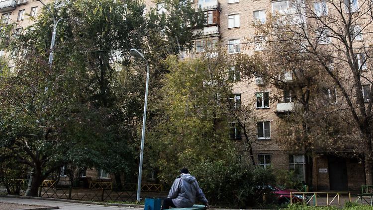 In diesem Wohnhaus sollen die Festgenommenen mehrere Kilogramm Sprengstoff gelagert haben.