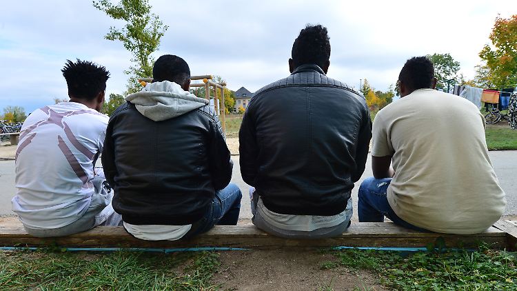 Eritreische Flüchtlinge im thüringischen Saalfeld: Mit den EU-Geldern sollen die Fluchtursachen bekämpft werden. 