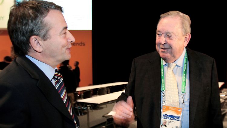 Der Schwede Lennart Johansson empfiehlt DFB-Präsident Wolfgang Niersbach für das höchste Amt im europäischen Fußball.