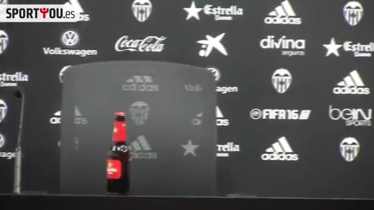 Shkodran Mustafi musste einsehen, dass seine persönlichen Überzeugungen hinter dem Vereinsinteresse zurückstehen müssen.