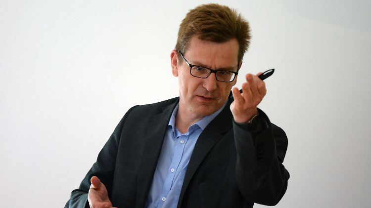 Karsten Mühlenfeld gibt am BER den Kurs vor.