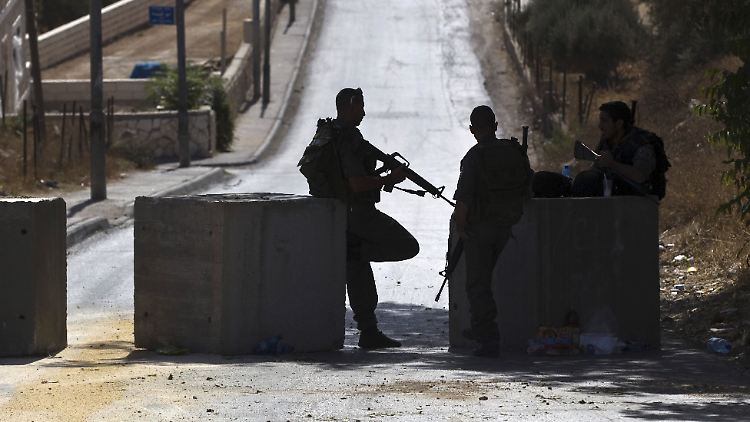 Nach Angaben der israelischen Armee werden am Sonntag 300 Soldaten die in Jerusalem stationierte Polizei verstärken.