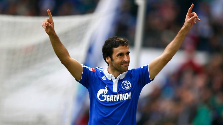 Raul traf einfach, doppelt und dreifach für Schalke.
