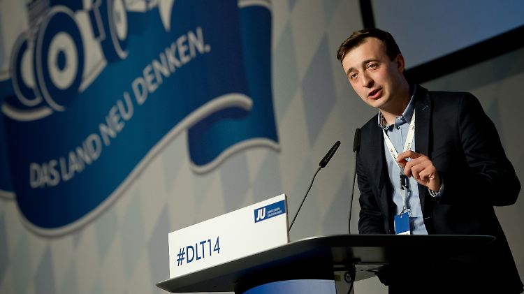 Paul Ziemiak will, dass es möglich ist, Menschen, die nach Deutschland wollen, aufzuhalten - notfalls mit Hilfe der Bundespolizei.