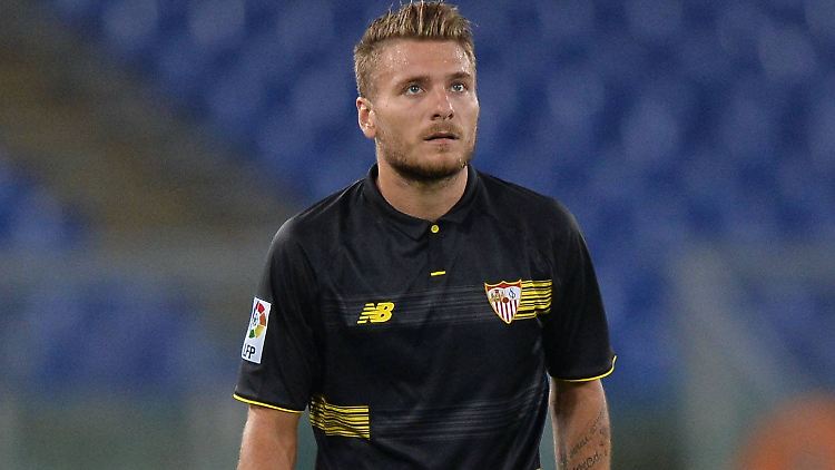 Mittelstürmer Ciro Immobile schießt zwar keine Tore - dafür aber Giftpfeile gegen seinen Ex-Verein Borussia Dortmund.