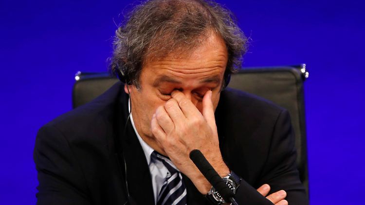 Die Aussichten auf eine erfolgreiche Kandidatur für das Amt des Fifa-Chefs werden für Michel Platini immer trüber.