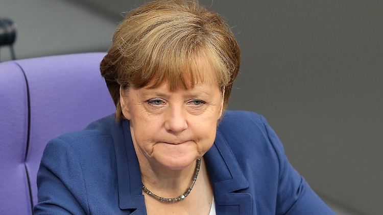 Merkel bleibt bei ihrer Aussage, dass befreundete Staaten nicht ausspioniert werden dürfen.