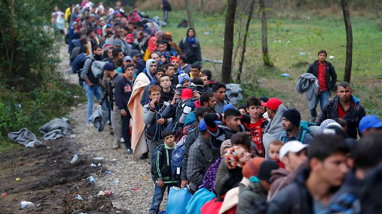 Noch strömen die Menschen zu Tausenden über die kroatische Grenze nach Ungarn.