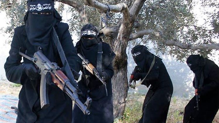 Auch immer mehr Frauen und Mädchen aus dem Ausland schließen sich dem IS an.