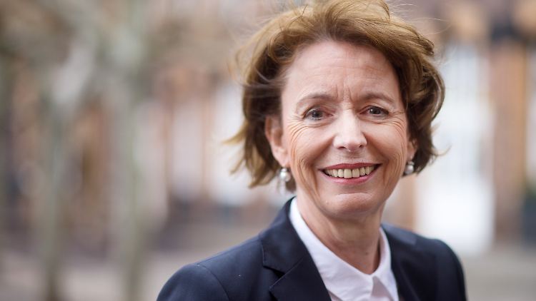 Als Frank S. die Kölner Sozialdezernentin Reker niederstach, soll er gerufen haben: "Ich tue es für eure Kinder!"