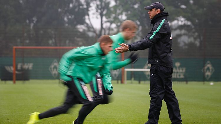 Training am Sonntagvormittag: Skripnik lässt seine Spieler sprinten und abklatschen.