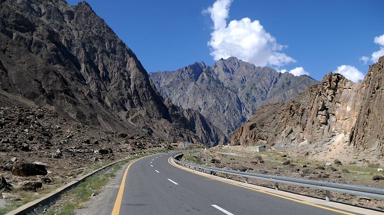 Der Bau des chinesisch-pakistanischen Wirtschaftskorridors kostet fast 50 Milliarden US-Dollar.