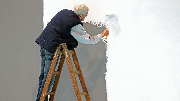 Einzelhandel, Bau- und Gastgewerbe gehören zu den häufigsten Arbeitgebern für minijobbende Rentner. 