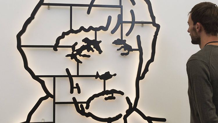 Auf der Kunstmesse "Frieze" in London wird aus Merkel Kunst gemacht.