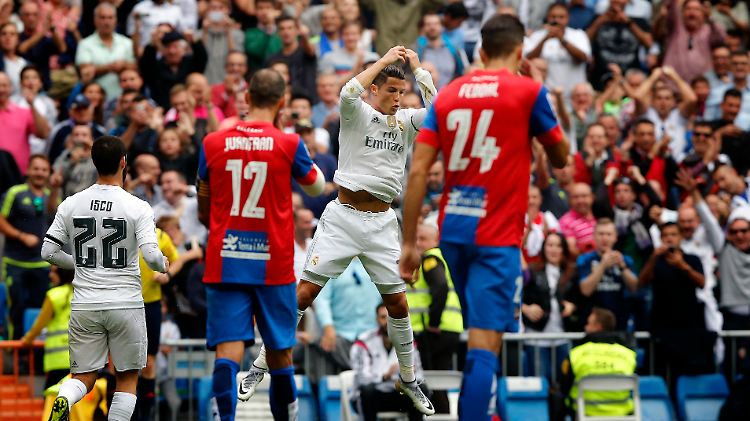 Real-Superstar Cristiano Ronaldo bekommt in Madrid vielleicht bald einen neuen Mannschaftsarzt.