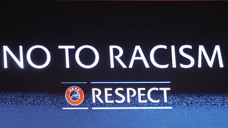 Dieses Motto hätten sich die Fans von Hamborn mal lieber zu Herzen genommen.