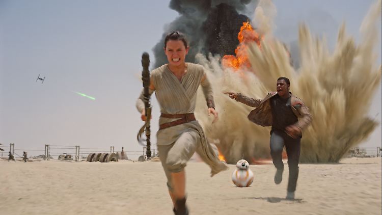 Ist Luke Skywalker vielleicht auf einem Wüstenplanet gefangen? Oder doch zur dunklen Seite der Macht gewechselt?