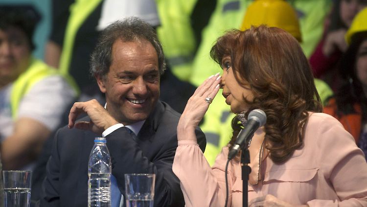 Präsidentin Cristina Kirchner und ihr wahrscheinlicher Nachfolger Daniel Scioli.