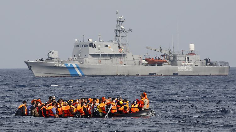 In 24 Stunden rettete die griechische Küstenwache mehr als 500 Menschen vor dem Ertrinken.