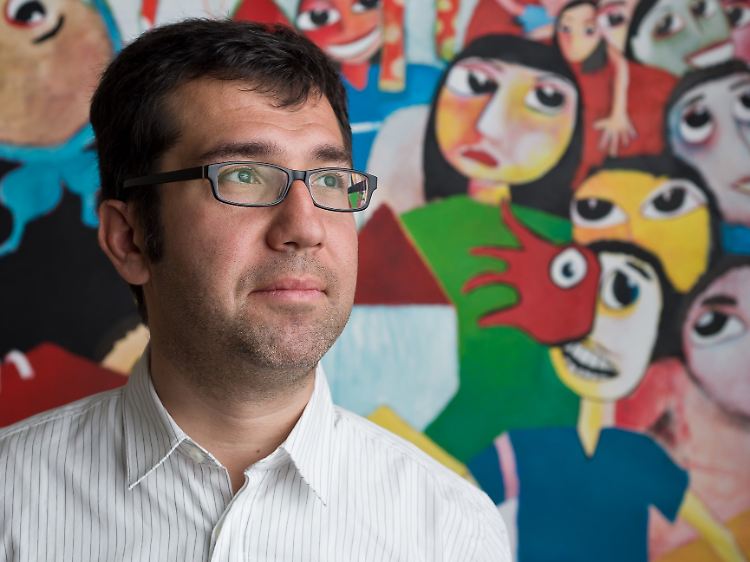 Ismail Küpeli ist Politikwissenschaftler an der Ruhr-Universität Bochum. Er beschäftigt sich mit der Türkei und Syrien, der Kurdenbewegung und dem Islamischen Staat.