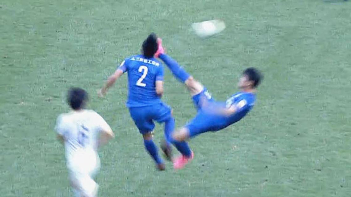 Fußball Kopftritt.JPG