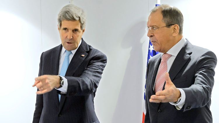 US-Außenminister John Kerry (l.) mit seinem russischen Amtskollegen Sergei Lavrov, hier bei einem Treffen in der Schweiz.