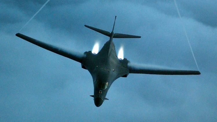 Unter anderem sollen veralterte B-1-Bomber durch den Deal abgelöst werden.