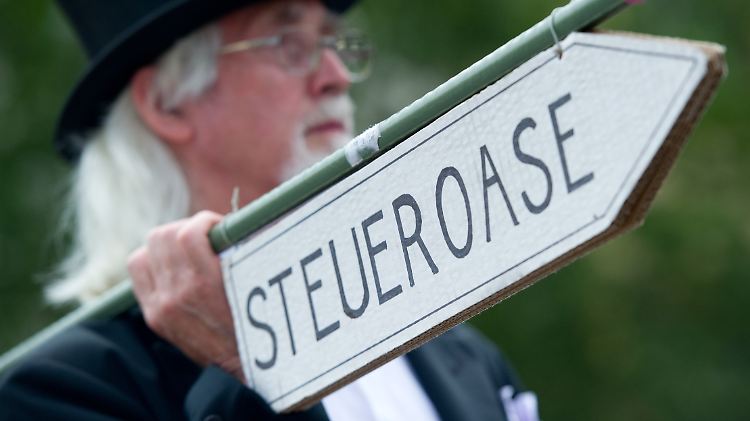 Die EU-Kommission stellt Fiat und Starbucks an den Pranger, doch die Finanzminister selbst wollen dubiose Steuerdeals.