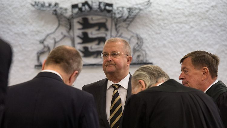 Wendelin Wiedeking (hier bei einem früheren Prozesstermin) soll eine saftige Buße zahlen.