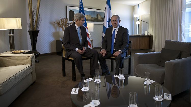US-Außenminister John Kerry drängt im Gespräch mit Israels Premier Benjamin Netanjahu auf neue Lösungsvorschläge.