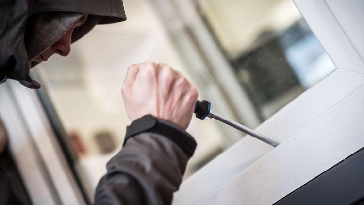 Fast 90.000 Mal wurde die Polizei im letzten Jahr hierzulande wegen Einbrüchen gerufen.