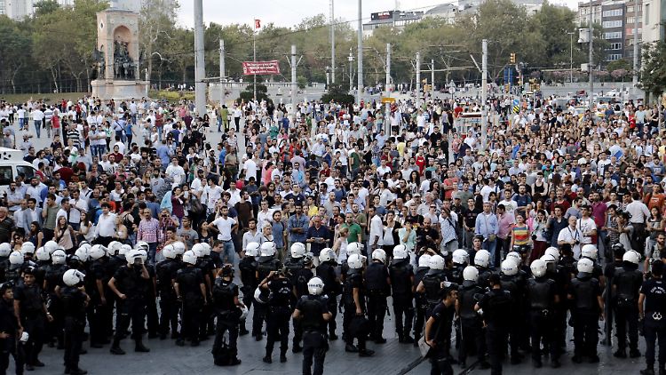 Am Taksim-Platz protestierten Tausende gegen die Regierung.
