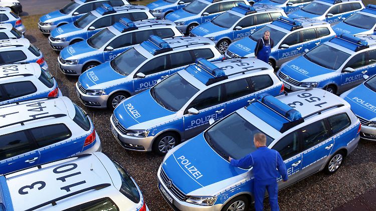 In Niedersachsen geht die Polizeidirektion von etwa 1000 betroffenen Streifenwagen aus.