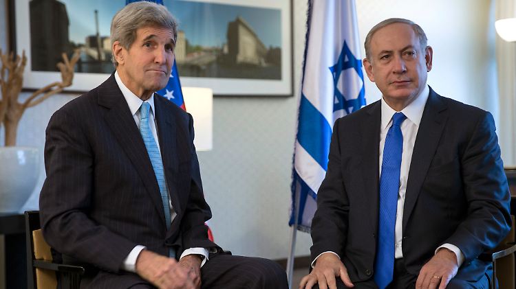 Der israelische Ministerpräsident Benjamin Netanjahu (r.) ist zu Gesprächen bereit und sagt, es bestünden keine Pläne, den Tempelberg/ Haram al-Sharif zu sperren.