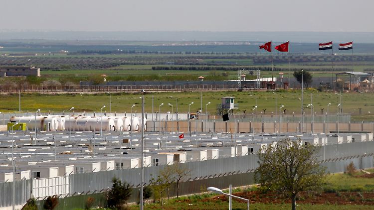 Kilis: Im Container-Camp an der türkisch-syrischen Grenze sollen bald 25.000 Menschen leben. Doch auch das wird nicht reichen.