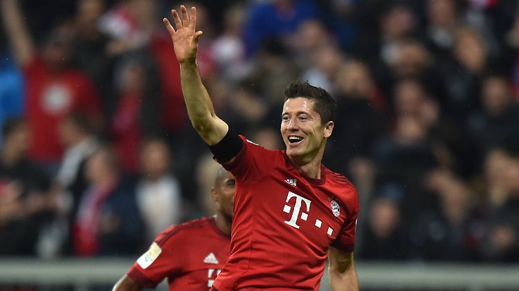 Genau, es waren fünf: Robert Lewandowski.