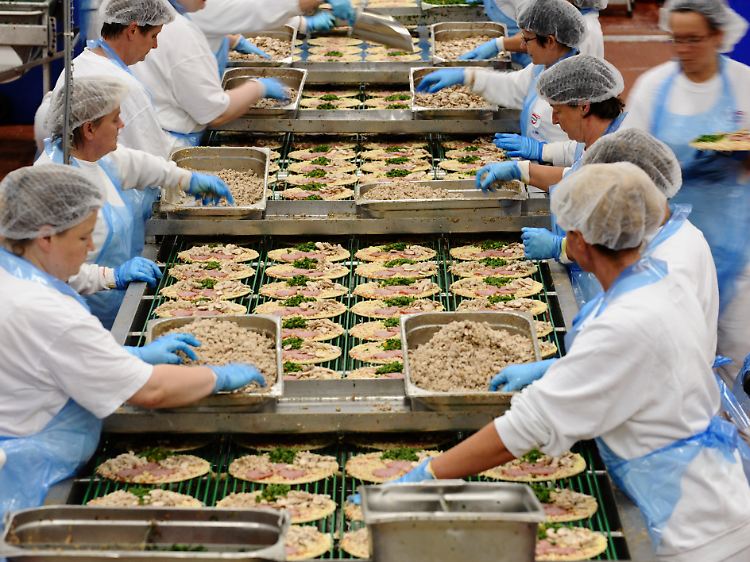 Mehrere hundert Millionen Tiefkühlpizzen werden pro Jahr in Deutschland produziert.