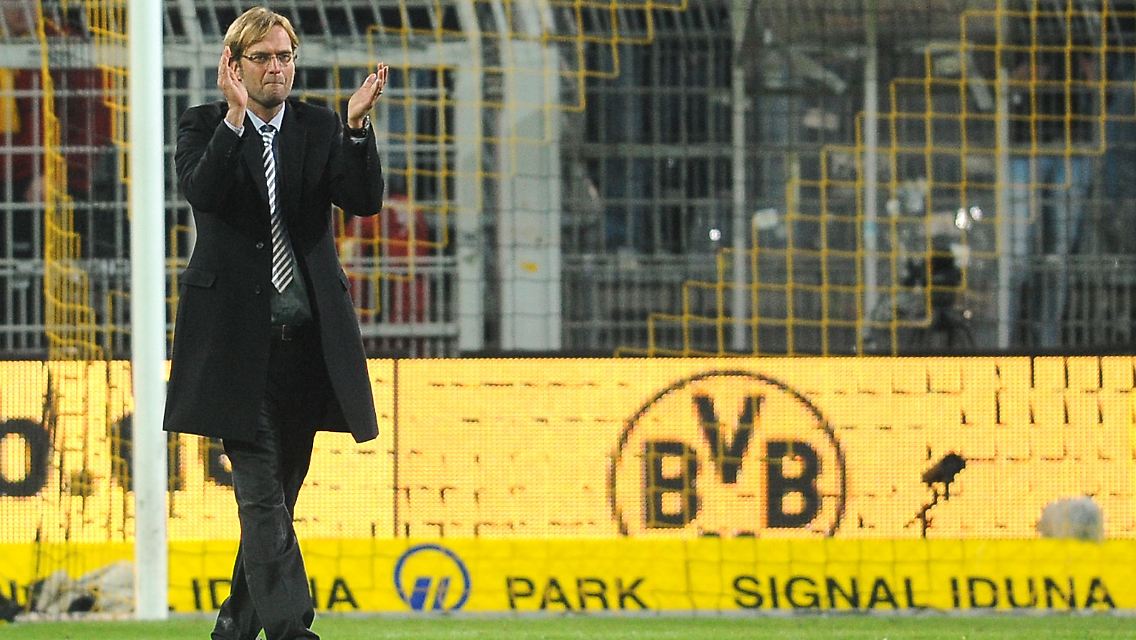 Applaus: Dortmunds Trainer Jürgen Klopp war trotz der Niederlage mit seiner Mannschaft zufrieden.