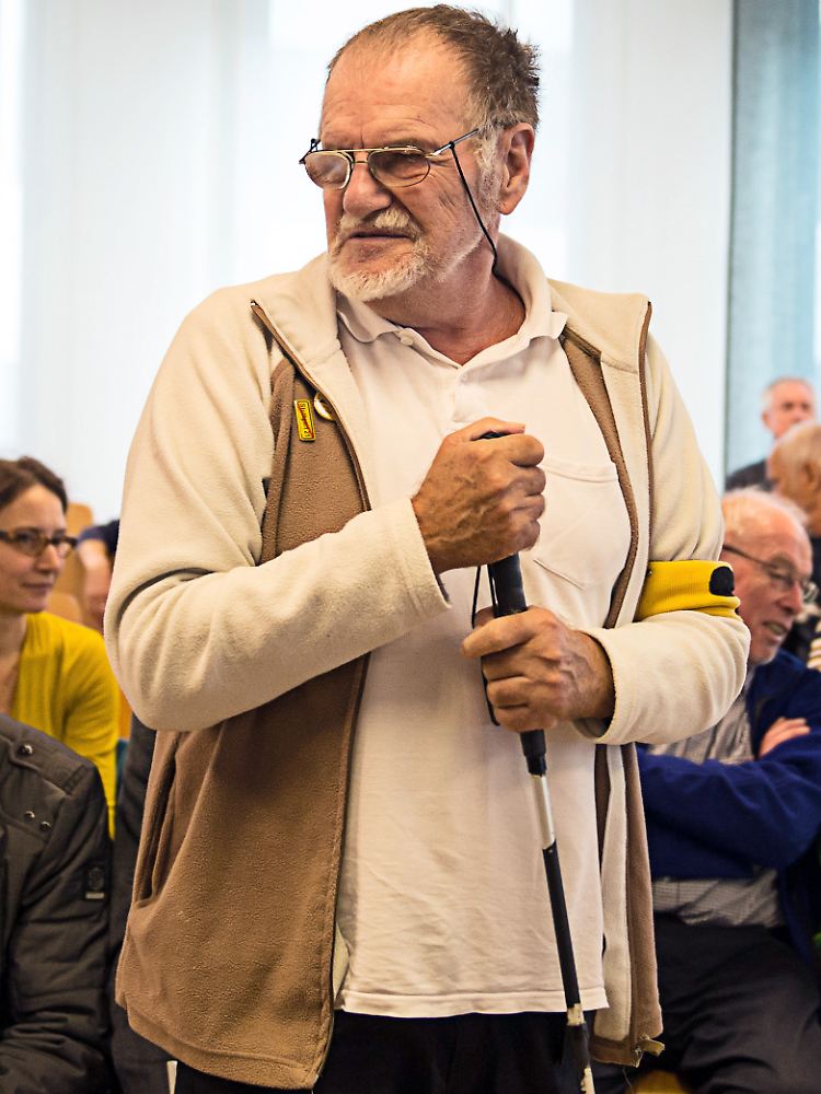 Dietrich Wagner ist einer der sieben Kläger. Er ist fast blind, weil ein Wasserwerfer ihn am Auge traf.