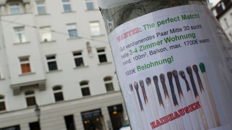 In Großstädten wie Berlin werden nicht selten Belohnungen für die Vermittlung einer Wohnung gezahlt.