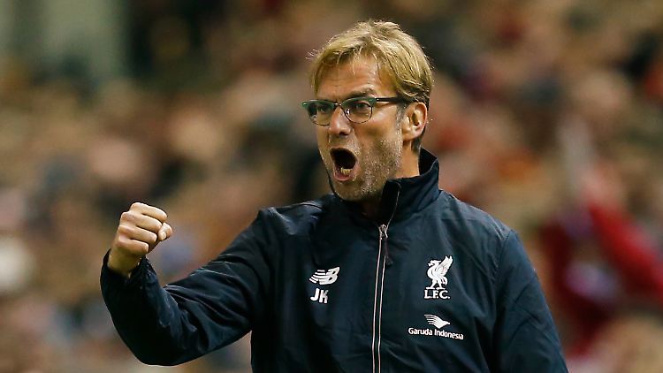 Jürgen Klopp feiert das Tor von Nathaniel Clyne.