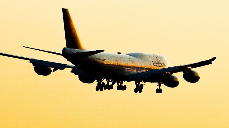 Lufthansa-Chef Carsten Spohr sieht das Unternehmen "auf dem richtigen Weg".