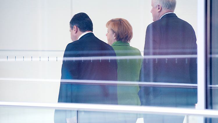 Merkel, Gabriel und Seehofer sind in der Flüchtlingspolitik uneinig. Bringt ein Treffen der Kontrahenten die Wende?